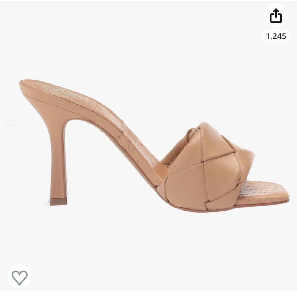 Vince Camuto brelanie